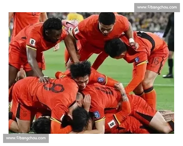 国足迎战中国香港：客队剑指破门保平，边路对决暗藏玄机